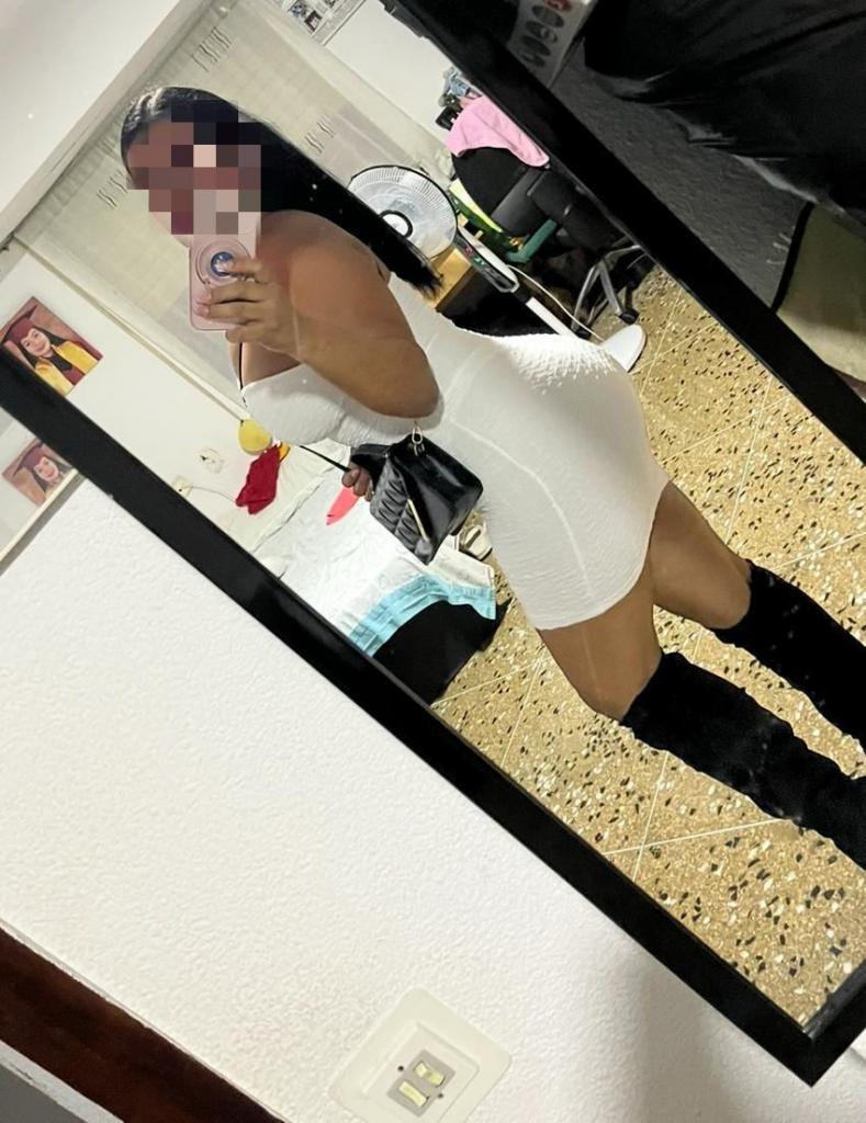 645197984: Chica busca chico en Valencia