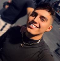 662089415: Chico busca chica en Valencia