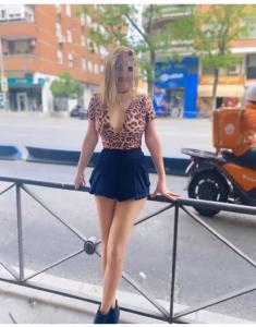 698503881: Chica busca chico en Madrid