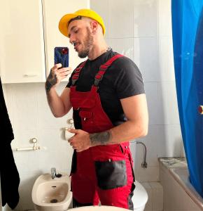 687700074: Chico busca chica en Barcelona