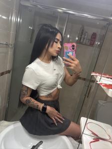 612402481: Chica busca chico en Sevilla