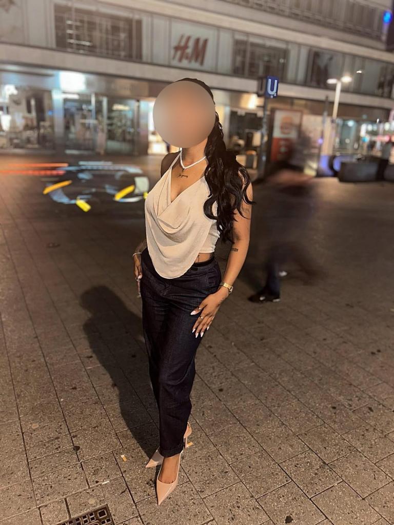 637109642: Chica busca chico en Soria
