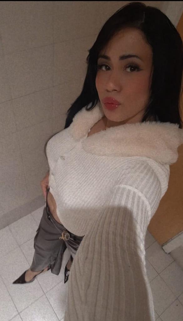 614560183: Chica busca chico en Almería