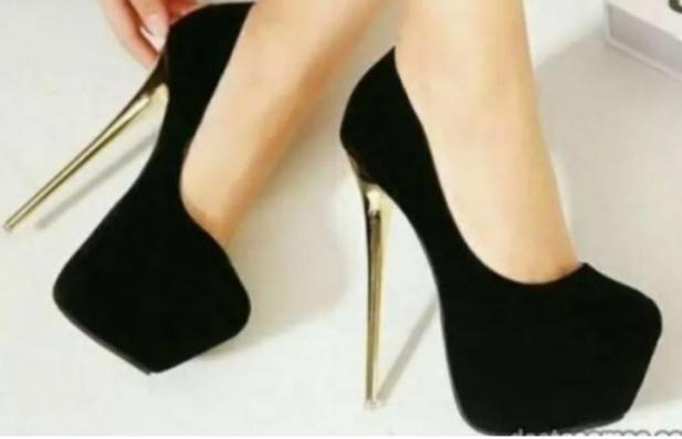 661175494: Chica busca chico en Cádiz