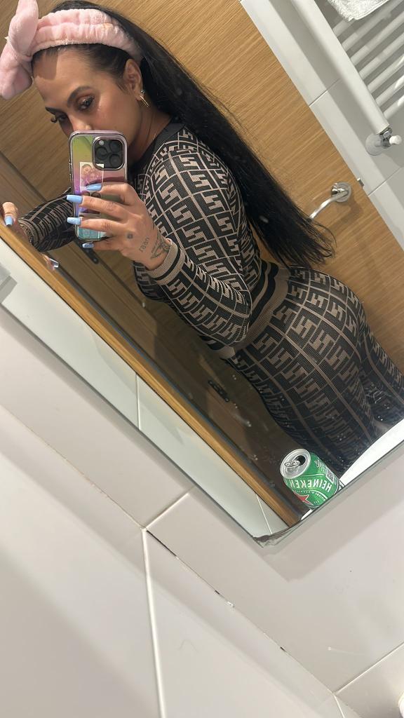 617064423: Chica busca chico en Madrid