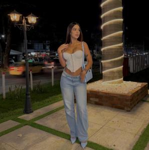 647206944: Chica busca chico en Pontevedra