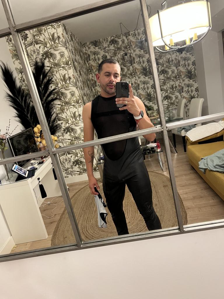 Chico busca chica en Granada: 