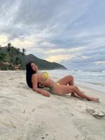 663871155: Chica busca chico en Barcelona