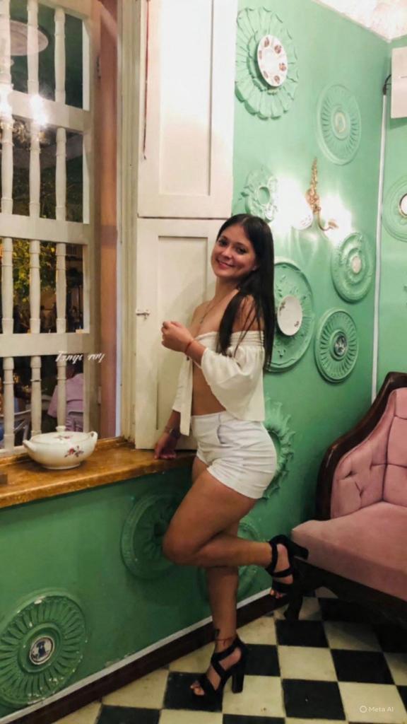 666314275: Chica busca chico en Ibiza