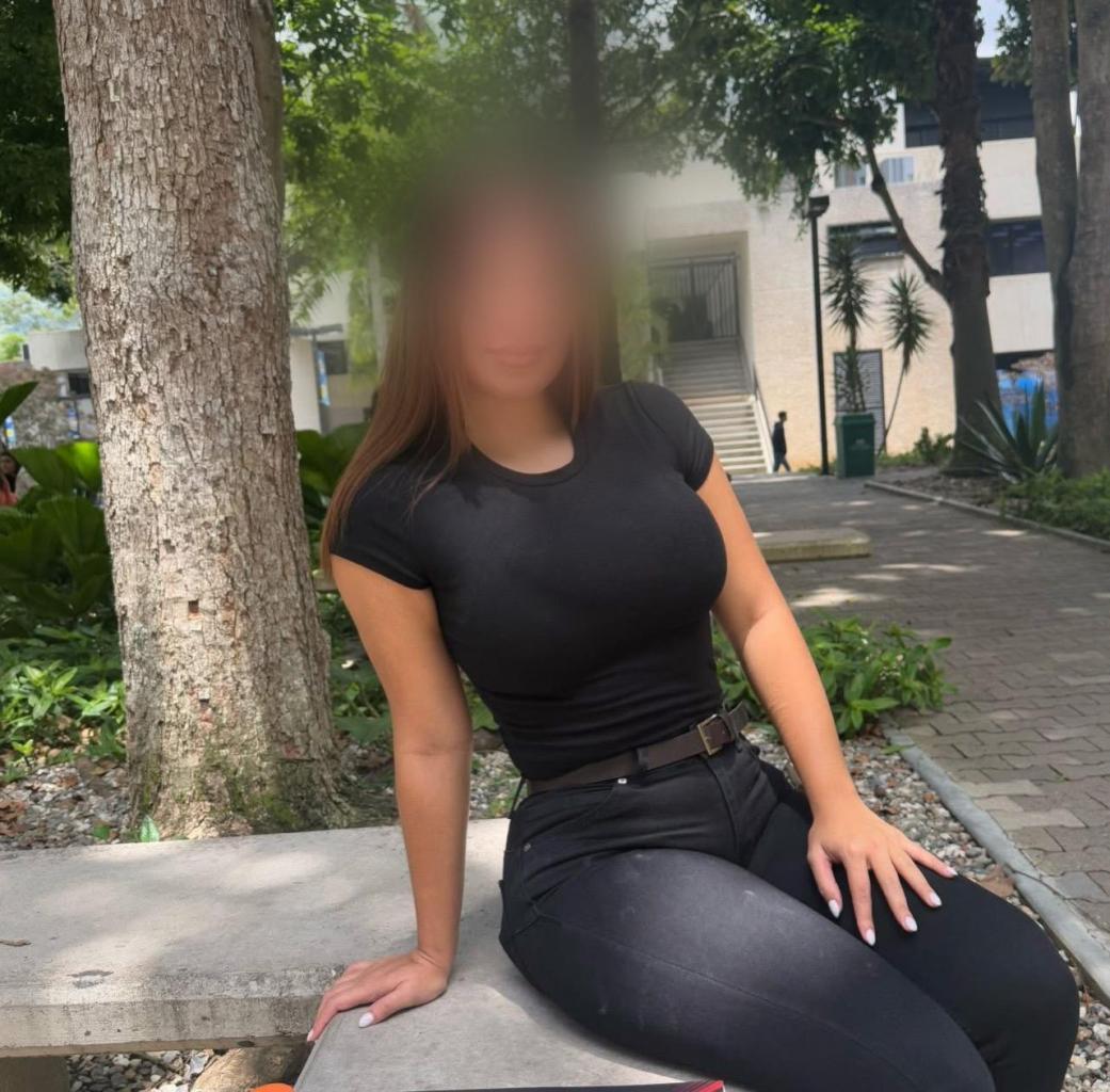 612247182: Chica busca chico en La Coruña