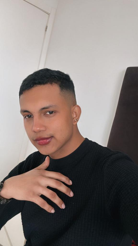 613856352: Chico busca chica en Cantabria