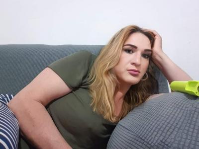 609366890: Transexual en León