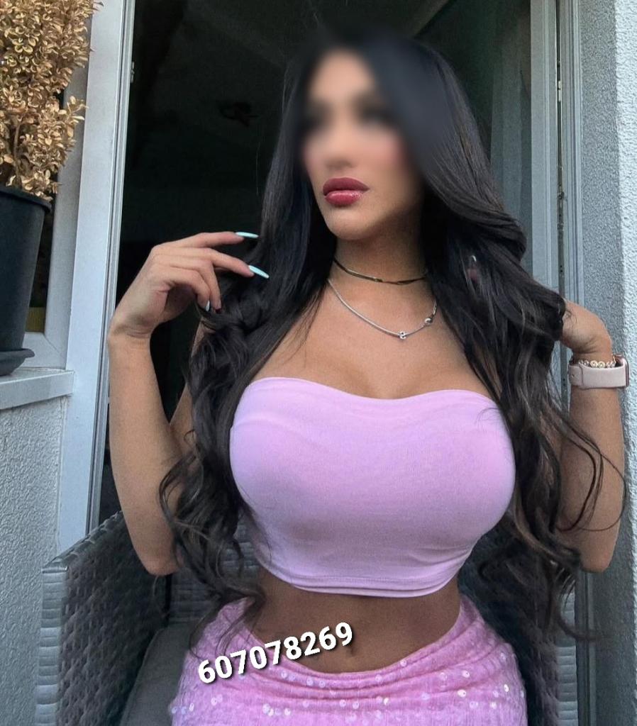 607078269: Chica busca chico en Córdoba