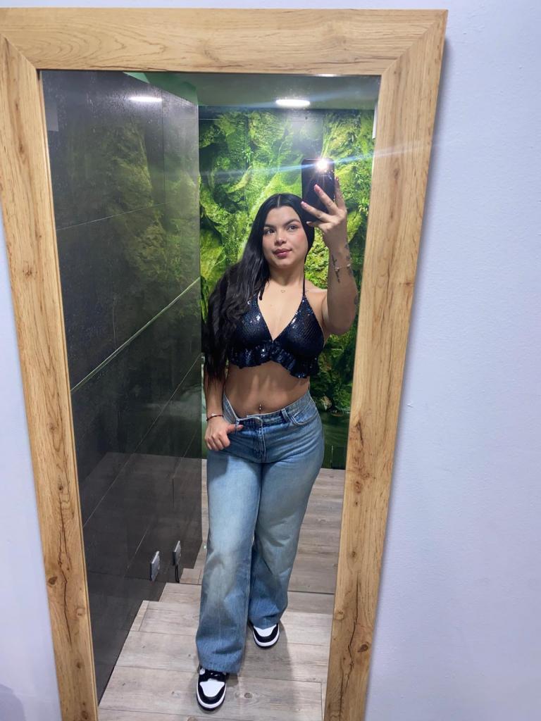 604374286: Chica busca chico en Madrid