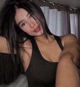 677065598: Chica busca chico en Barcelona