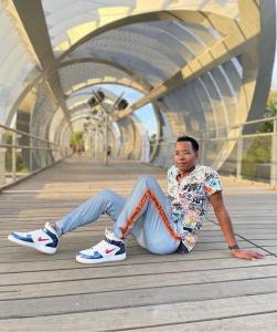 663037900: Chico busca chica en Madrid