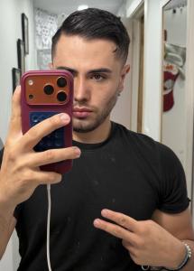 643252843: Chico busca chica en Sevilla