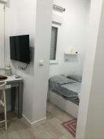 689716218: Chica busca chico en Madrid