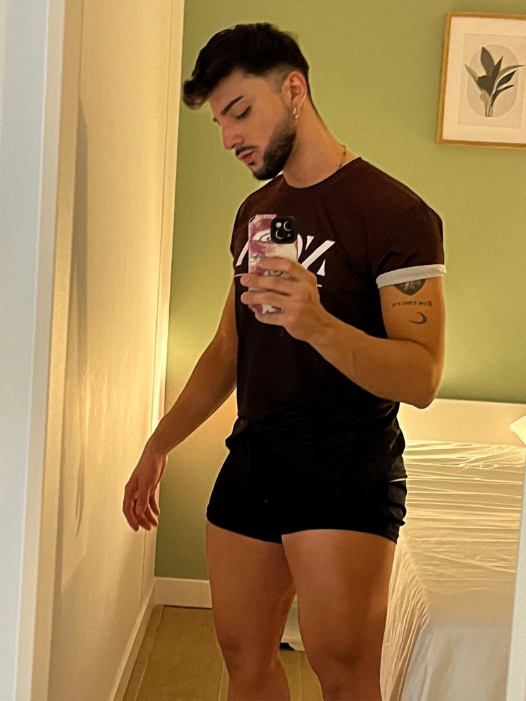 637705099: Chico busca chica en Navarra