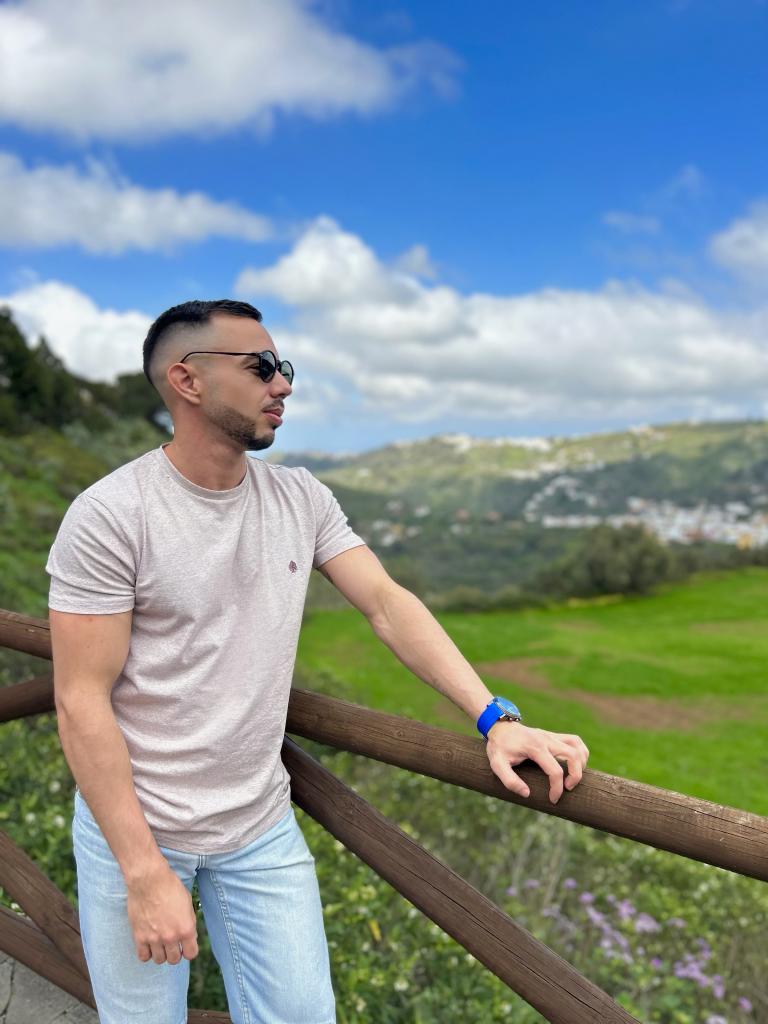 671151433: Chico busca chica en Las Palmas