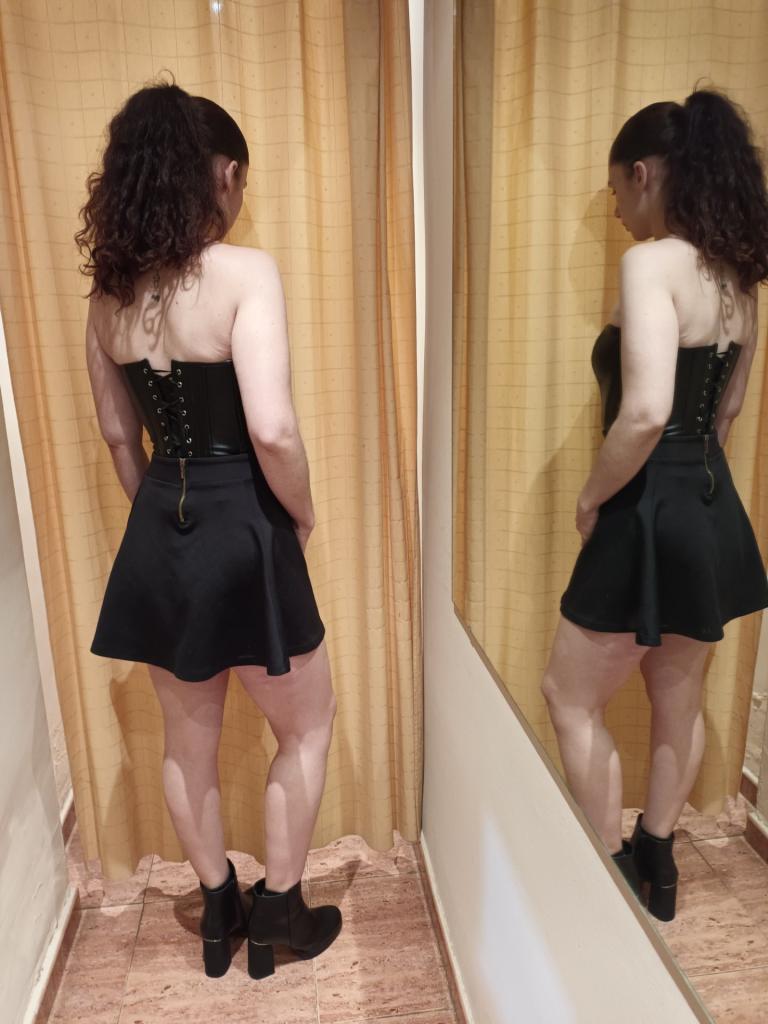 664779287: Chica busca chico en Valencia