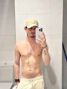 676337518: Chico busca chica en Málaga