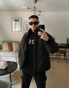 627449874: Chico busca chica en Pontevedra