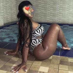 642040050: Chica busca chico en Barcelona