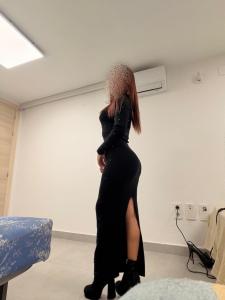 614757794: Chica busca chico en Sevilla