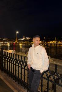 627449874: Chico busca chica en Pontevedra