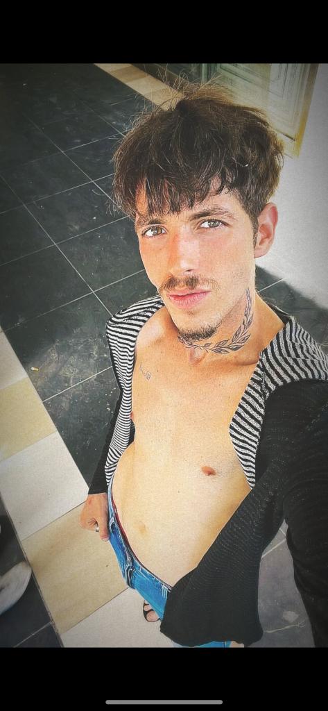 653393080: Chico busca chica en Málaga