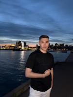 627449874: Chico busca chica en Pontevedra