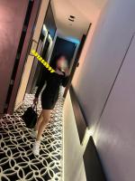 631285897: Chica busca chico en Gerona