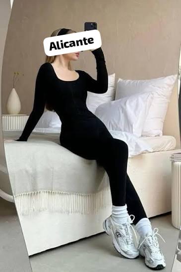 604245684: Chica busca chico en Alicante