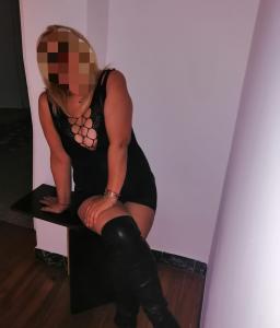 631487193: Chica busca chico en Lugo