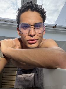 600029977: Chico busca chica en Ibiza