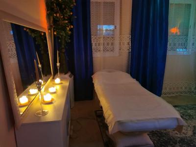 671290247: Chica busca chico en Málaga