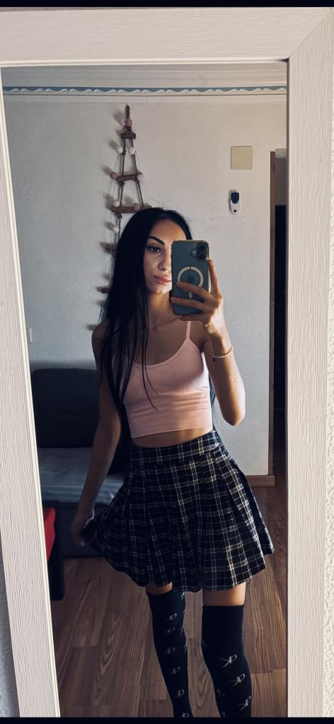 604228294: Chica busca chico en Almería