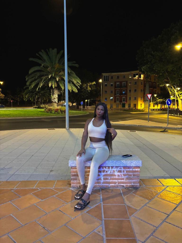 687304703: Travesti en Álava