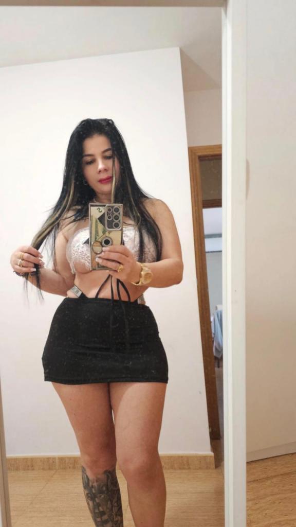 672527824: Chica busca chico en Almería