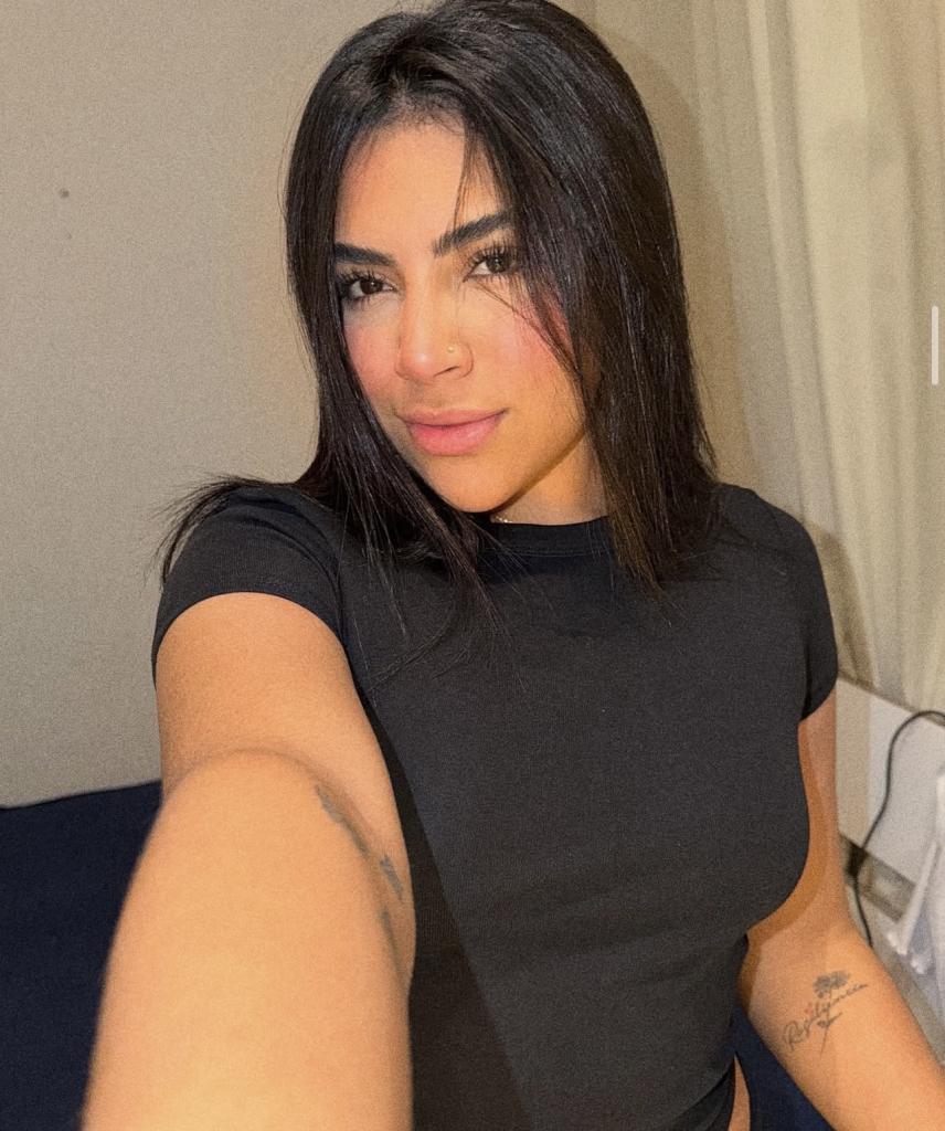 623114130: Chica busca chico en La Coruña