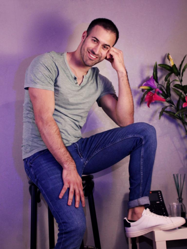 Chico busca chica en Cádiz: 