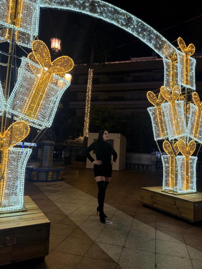 669424617: Chica busca chico en Cádiz