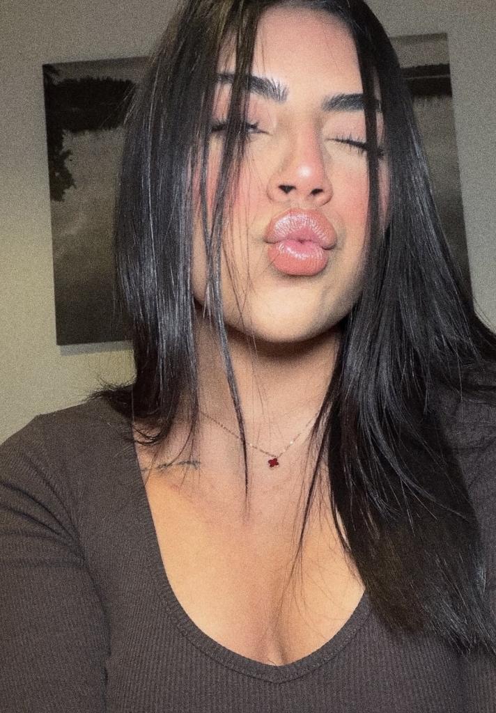 623114130: Chica busca chico en La Coruña