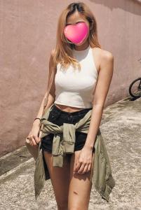 697964418: Chica busca chico en Madrid