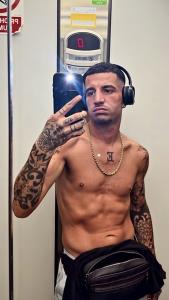 618794260: Chico busca chica en Barcelona