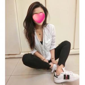 697964418: Chica busca chico en Madrid