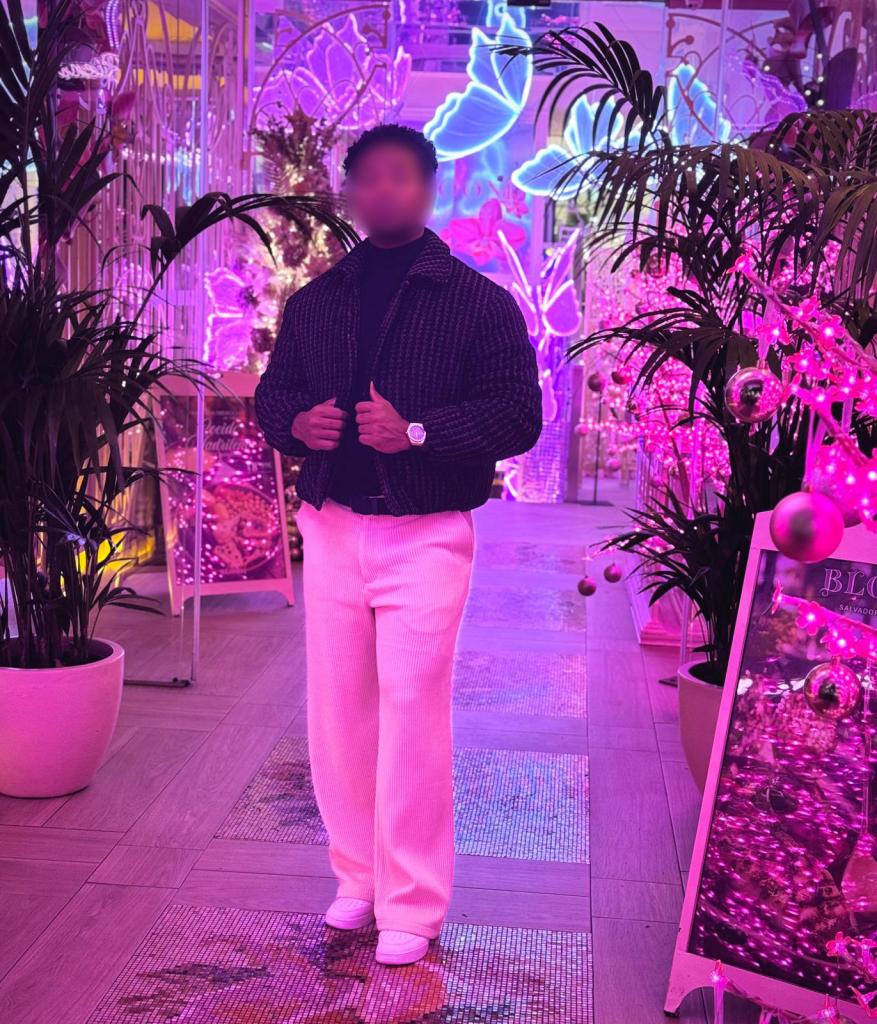 623557158: Chico busca chica en Barcelona