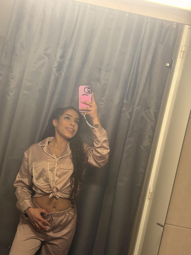 656499858: Chica busca chico en Barcelona