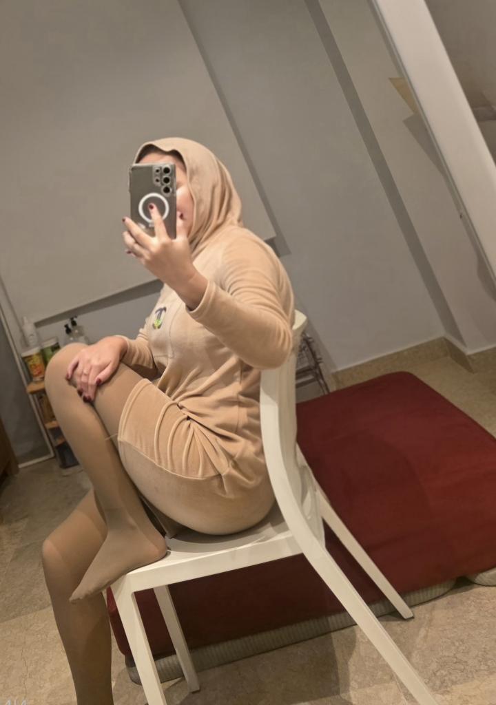 632915835: Chica busca chico en Sevilla